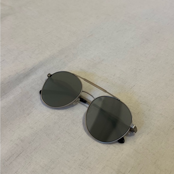 Vera Wang Silver Aviator Sunglasses - Picture 2 of 8